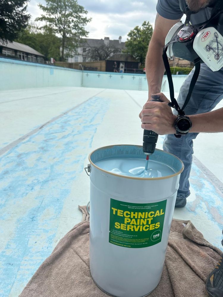 chlorinated rubber pool paints