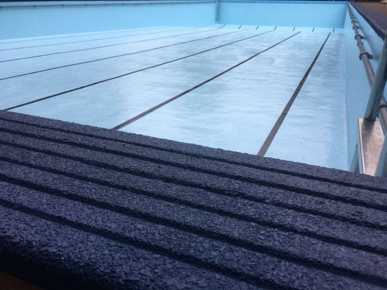 anti-slip swimming pool surround paint