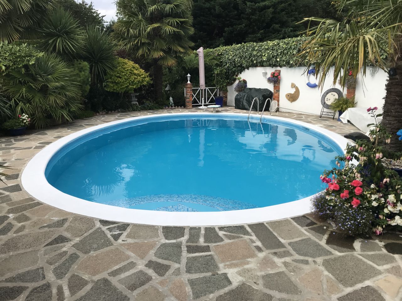 how to paint our swimming pool